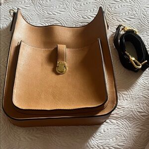 NEIMAN MARCUS Classic Tan Leather Shoulder Bag with Gold Hardware EUC